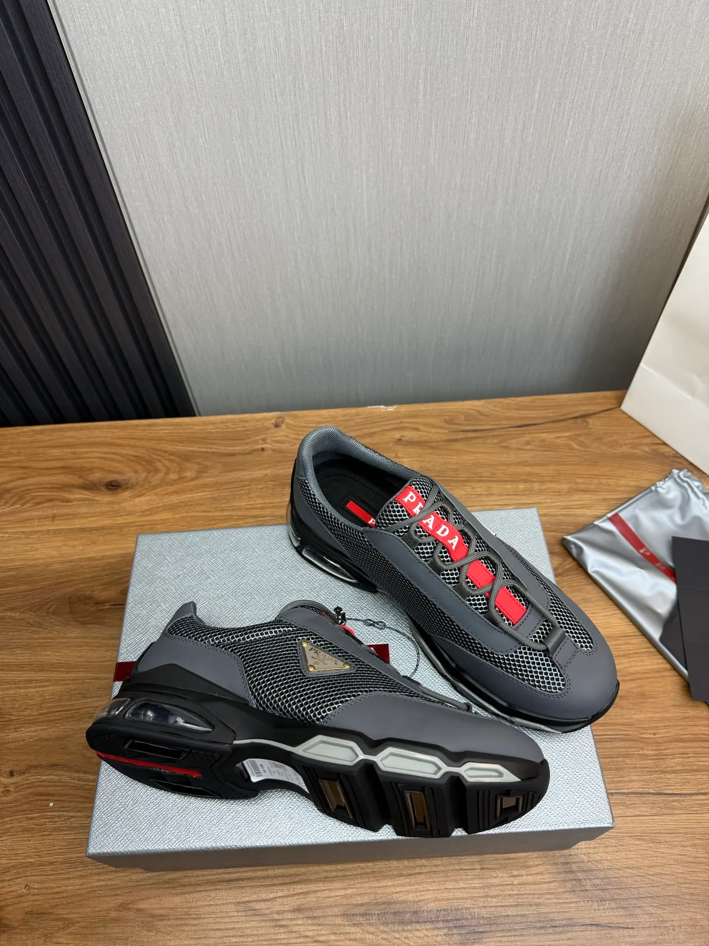 Men's shoes 💰660💰 [PRADA] Men's shoes are popular in the counter, high-quality shipments ✔️Official website synchronization, original imported cowhide with comfortable mesh + cowhide lining, 1⃣️:1⃣️reproduction, original factory air-cushioned original sole, 38-45